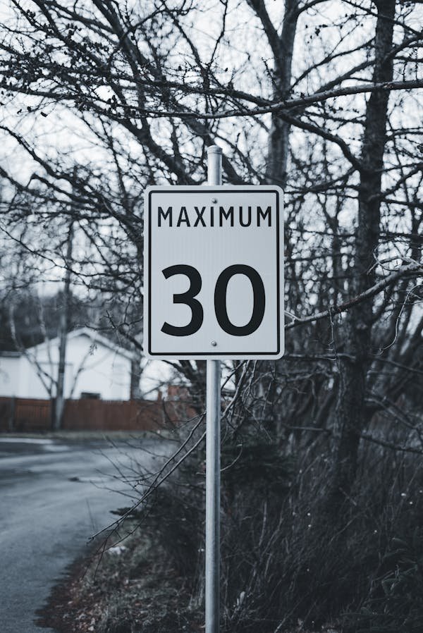 Réglementation anti-glisse : assurez votre sécurité au quotidien