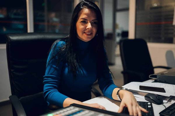 Comment créer une galerie virtuelle d'art contemporain pour les artistes locaux ?