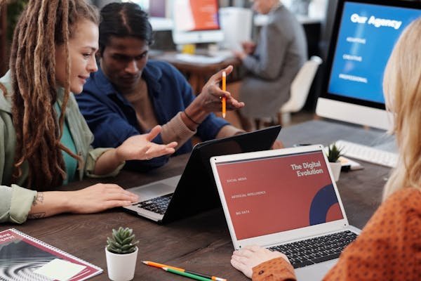 Comment une agence digitale transforme votre présence en ligne